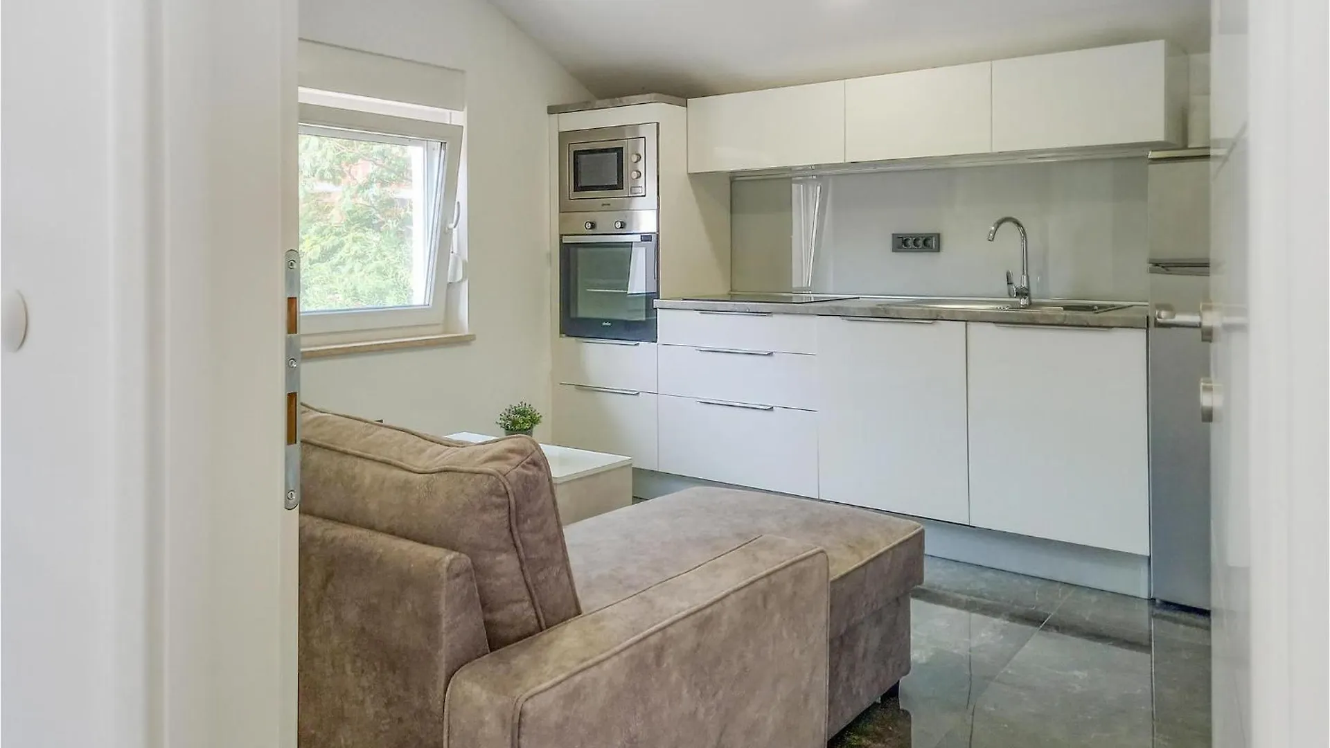 Cozy Apartment In Vir With Wifi